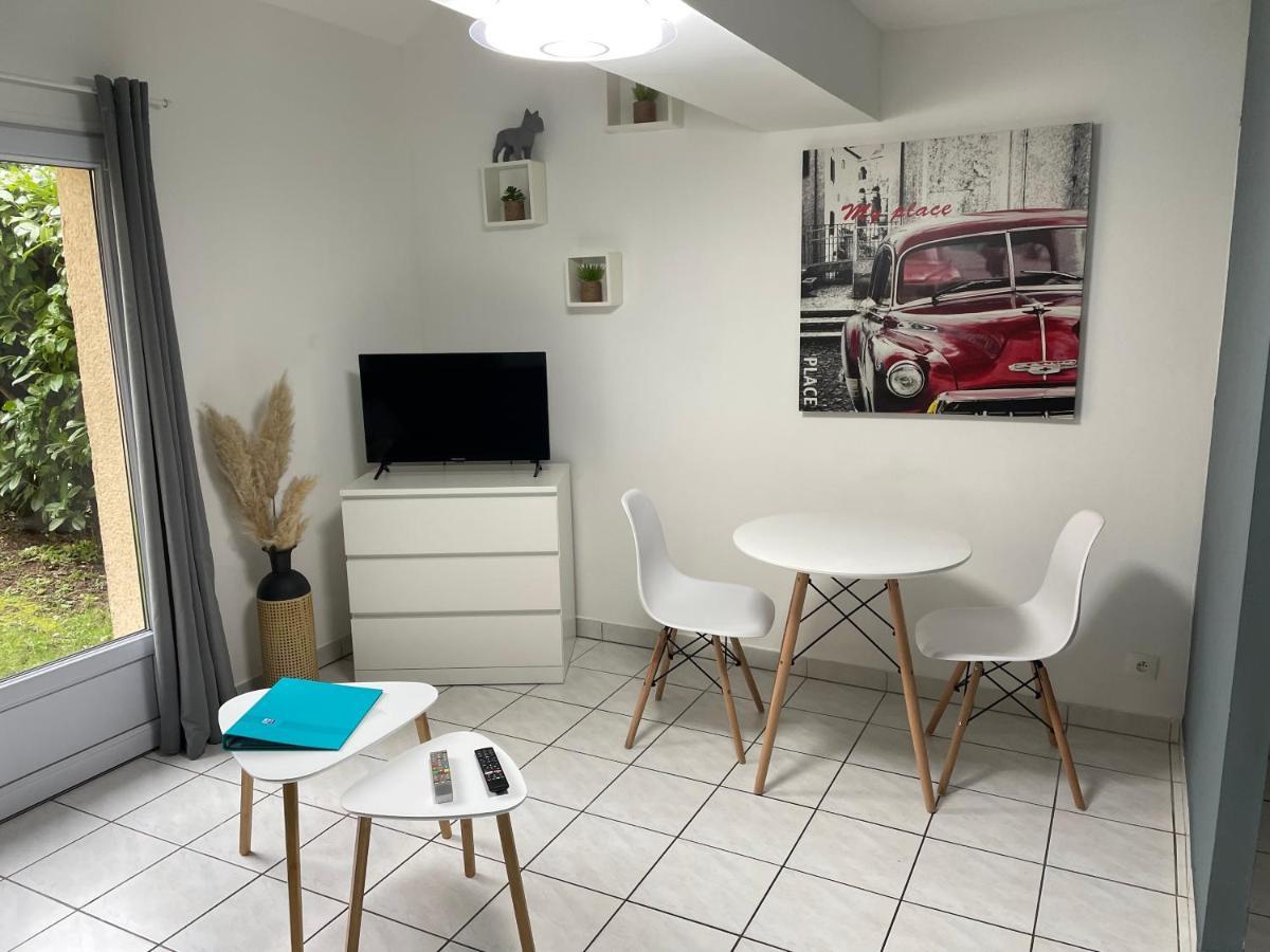 Le First Auversois Charmant Studio Avec Jardinet Apartment Exterior photo